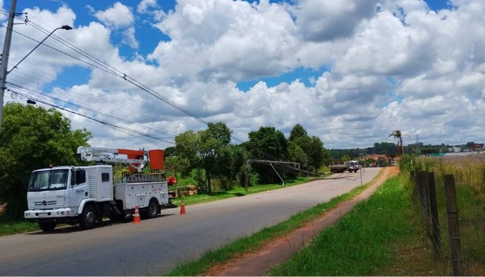  Batidas de veículos geraram 3,6 mil substituições de postes no Paraná em 2025, aponta Copel